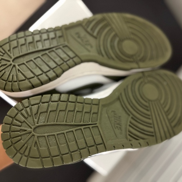 Nike | dunk low medium olive green | 7.5 - Picture 8 of 14